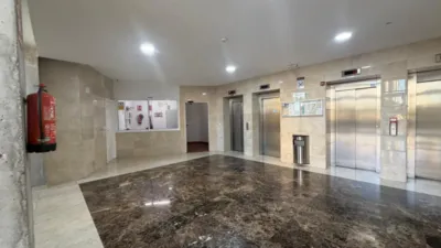 Apartment on President Adolfo Suarez Street photo 42