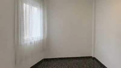 Piso en venta en Carrer del Comte de Torrefiel, cerca de Carrer del Marquès de Montortal, Torrefiel (Distrito Rascanya. València Capital) de 185.000 €