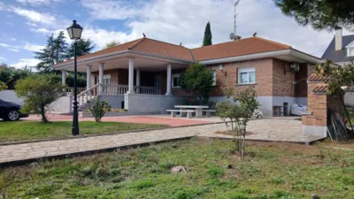 Detached house on Paseo de la Cañada photo 3