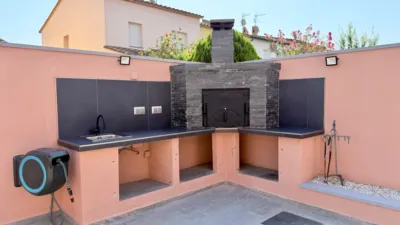House on Carrer de la Llarga photo 3