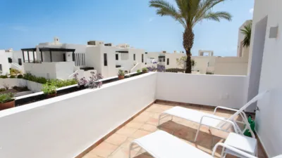 Semi-detached villa on Calle del Califato photo 56