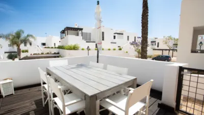 Semi-detached villa on Calle del Califato photo 9