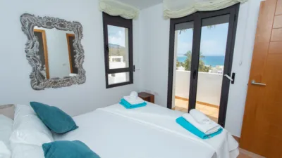 Semi-detached villa on Calle del Califato photo 46