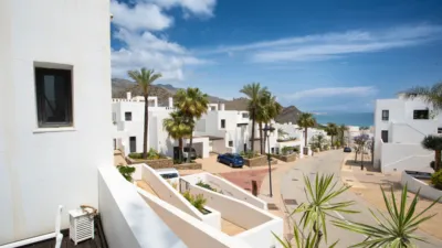 Semi-detached villa on Calle del Califato photo 15