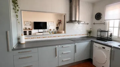 Semi-detached house on Calle Quitapenas photo 5