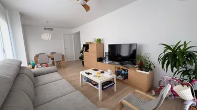 Apartment on Avinguda Carlos Marx photo 14