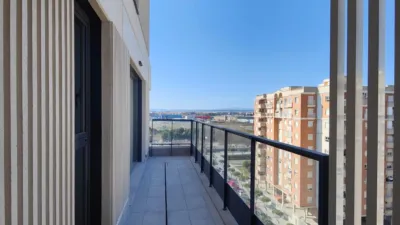 Apartment on Avinguda Carlos Marx photo 4
