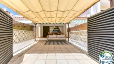 Semi-detached chalet in Empuriabrava photo 3