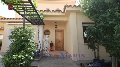 Semi-detached house on Carrer de Ramón Marquet photo 2