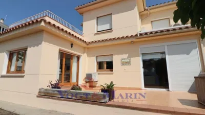 Semi-detached house on Carrer de Ramón Marquet photo 12