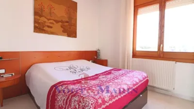 Semi-detached house on Carrer de Ramón Marquet photo 24