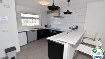 Casa en Carrer de Salins photo 3