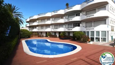 Casa en Carrer de Salins photo 2