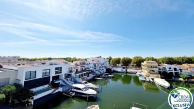 Apartment in Empuriabrava photo 3