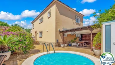 House on Carrer de la Rogera photo 16