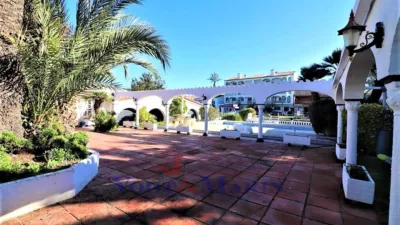 Villa in Empuriabrava photo 2