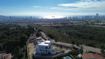Detached family home in Camino del Planet photo 9