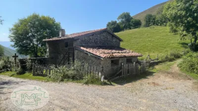 Rustic Finca in Porciles (Piloña) photo 4