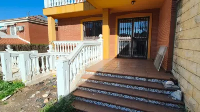 Semi-detached chalet in Manantiales-Cortijos del Sol-Fuensanguínea photo 4