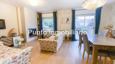 Chalet adosado en venta en Calle de Anselmo Miguel Nieto, Las Villas-Covaresa-Parque Alameda-La Rubia (Valladolid Capital) de 379.000 €