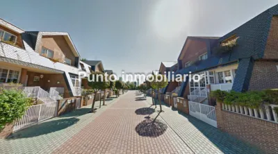 Chalet adosado en venta en Calle de Anselmo Miguel Nieto, Las Villas-Covaresa-Parque Alameda-La Rubia (Valladolid Capital) de 379.000 €