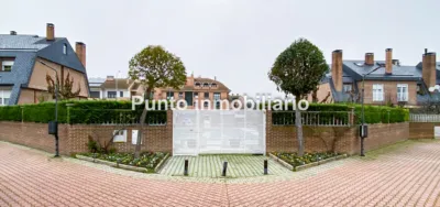 Chalet adosado en venta en Calle de Anselmo Miguel Nieto, Las Villas-Covaresa-Parque Alameda-La Rubia (Valladolid Capital) de 379.000 €