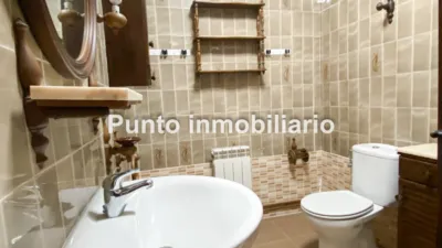 Chalet pareado en venta en Calle de Catalpa, Puente Herrera (Tudela de Duero) de 220.000 €