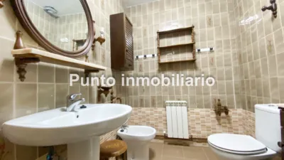 Chalet pareado en venta en Calle de Catalpa, Puente Herrera (Tudela de Duero) de 220.000 €