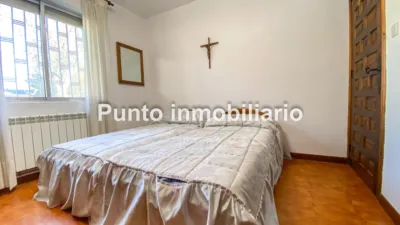 Chalet pareado en venta en Calle de Catalpa, Puente Herrera (Tudela de Duero) de 220.000 €