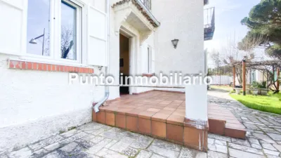 Chalet unifamiliar en venta en Calle de la Resina, Pinar de Antequera-Puente Duero (Valladolid Capital) de 395.000 €