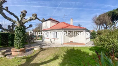 Chalet unifamiliar en venta en Calle de la Resina, Pinar de Antequera-Puente Duero (Valladolid Capital) de 395.000 €