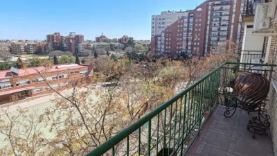 Apartamento en alquiler en Calle Castillo de Alcalá de Guadaira, 3, Tabladilla-Bami (Distrito Sur. Sevilla Capital) de 990 €<span>/mes</span>