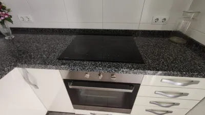 Apartamento en alquiler en Calle Castillo de Alcalá de Guadaira, 3, Tabladilla-Bami (Distrito Sur. Sevilla Capital) de 990 €<span>/mes</span>