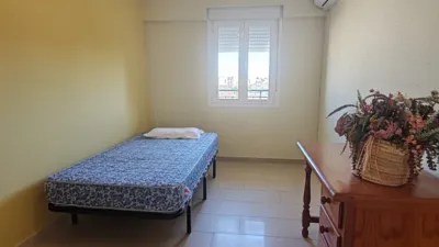 Apartamento en alquiler en Calle Castillo de Alcalá de Guadaira, 3, Tabladilla-Bami (Distrito Sur. Sevilla Capital) de 990 €<span>/mes</span>
