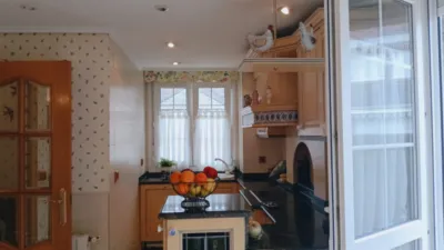 Chalet pareado en venta en Avenida de los Derechos Humanos, El Puntal (Laredo) de 605.000 €