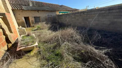 Semi-detached chalet on Calle de Junquillo