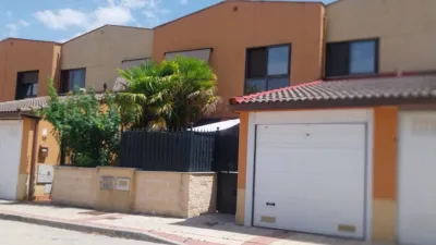 Semi-detached house on Ciriaco Velasco Street photo 47