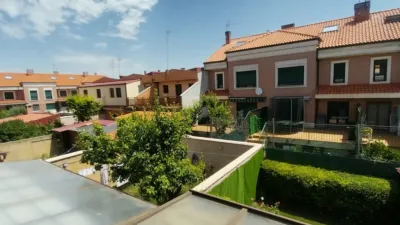 Semi-detached house on Ciriaco Velasco Street photo 32