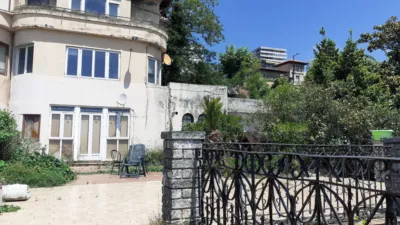 Semi-detached chalet on Avenida de la Reina Victoria photo 2