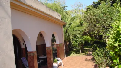 Semi-detached chalet on Avenida de la Reina Victoria photo 8