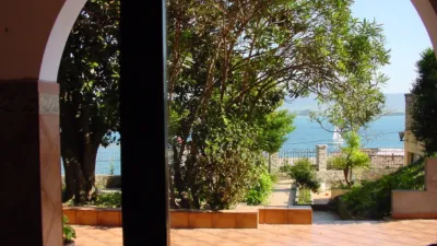 Semi-detached chalet on Avenida de la Reina Victoria photo 11