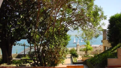 Semi-detached chalet on Avenida de la Reina Victoria photo 17