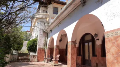 Semi-detached chalet on Avenida de la Reina Victoria photo 3
