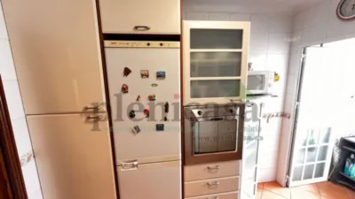 Piso en alquiler en Calle Vázquez López, Centro (Huelva Capital) de 850 €<span>/mes</span>