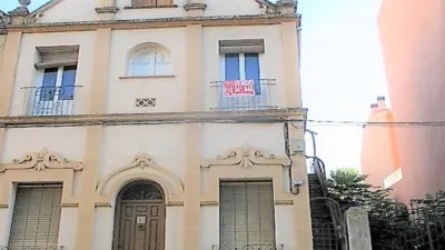 Casa en venta en Avenida del Ejército Español, número 00, Barbastro de 300.000 €