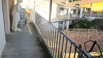 Casa en venta en Avenida del Ejército Español, número 00, Barbastro de 300.000 €