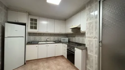 Piso en venta en Calle Maestro Atanasio Garcia Zapater, 1, Benetússer de 189.900 €