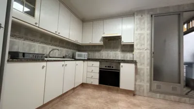 Piso en venta en Calle Maestro Atanasio Garcia Zapater, 1, Benetússer de 189.900 €