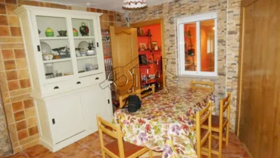 Casa adosada en venta en Calle de San Roque, cerca de Calle de Álvarez de Toledo, Coreses de 110.000 €