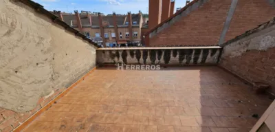 Casa adosada en venta en Calle Miguel de Cervantes - Más